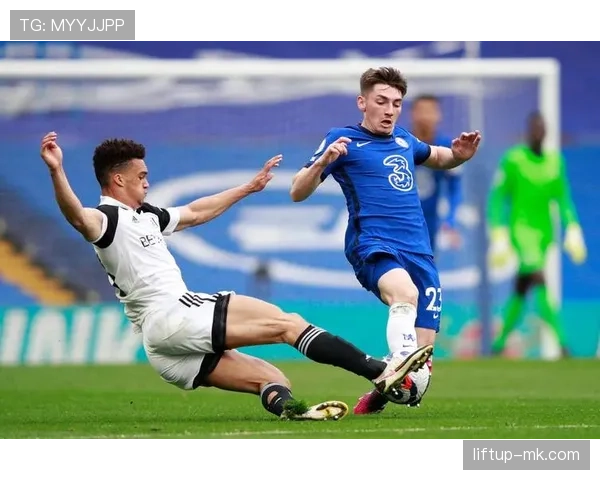 足球明星近期表现稳健，状态持续提升备受关注